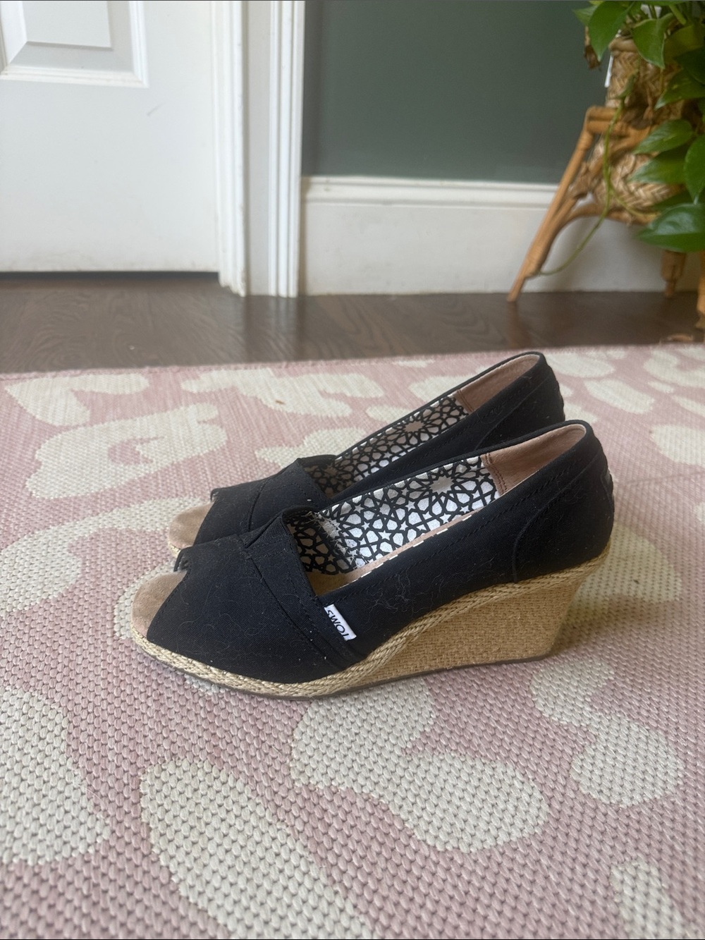 TOMS Black Canvas Peep Toe Espadrille Wedges Size 9M